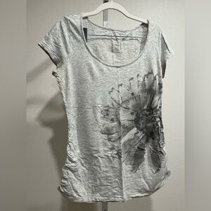 Old Navy Light Gray Floral Short Sleeve Top